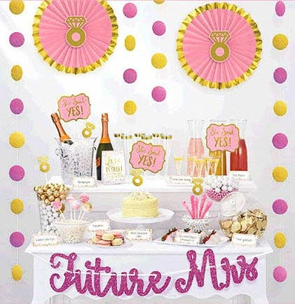 This 23pc Future Mrs. Decoration Kit is the perfect kit needed to glam up a treat or gift table. It comes with Fans, Danglers, Tent Cards, and much more.